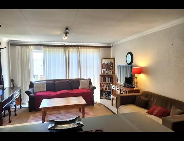 2 BEDROOM TOWNHOUSE FOR SALE IN BEDFORD GARDENS